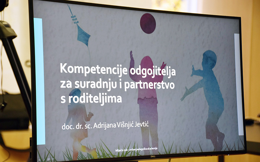 Kompetencije odgojitelja za suradnju i partnerstvo s roditeljima Kompetencije odgojitelja za suradnju i partnerstvo s roditeljima
